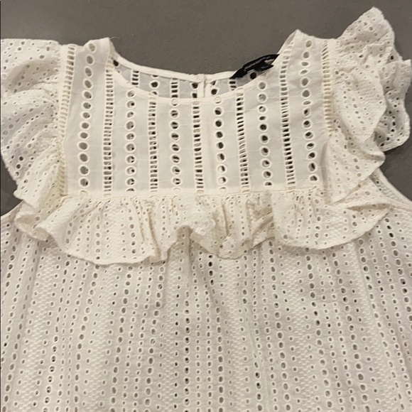 Banana Republic sleeveless eyelet top, cream, S - Picture 3 of 4